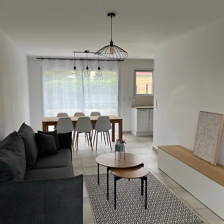 Apartment House With Garden *