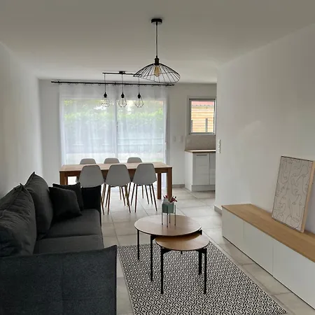House With Garden Apartment